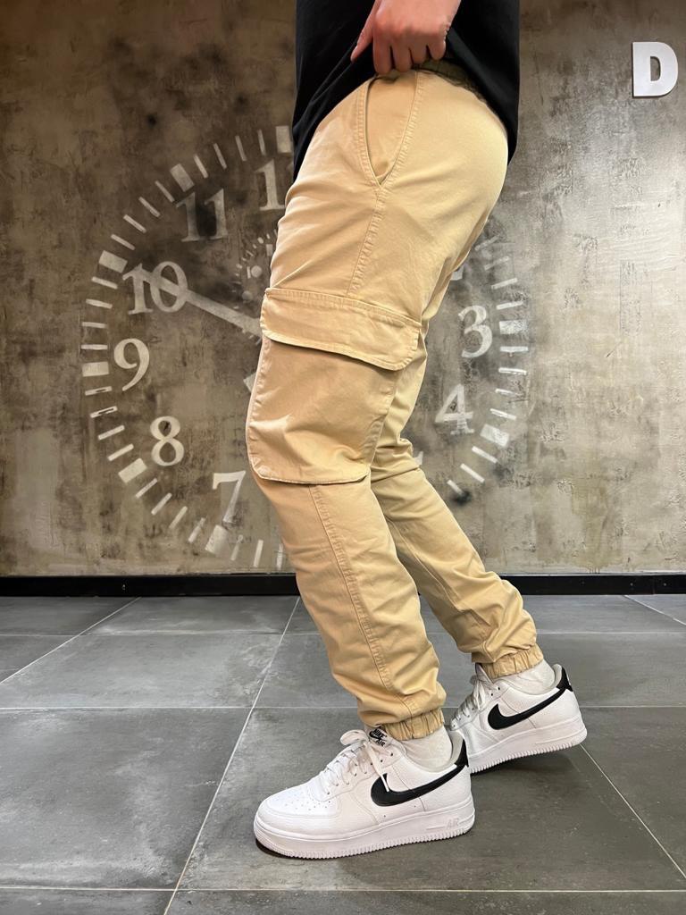 Plain Cargo Pants - Black Side