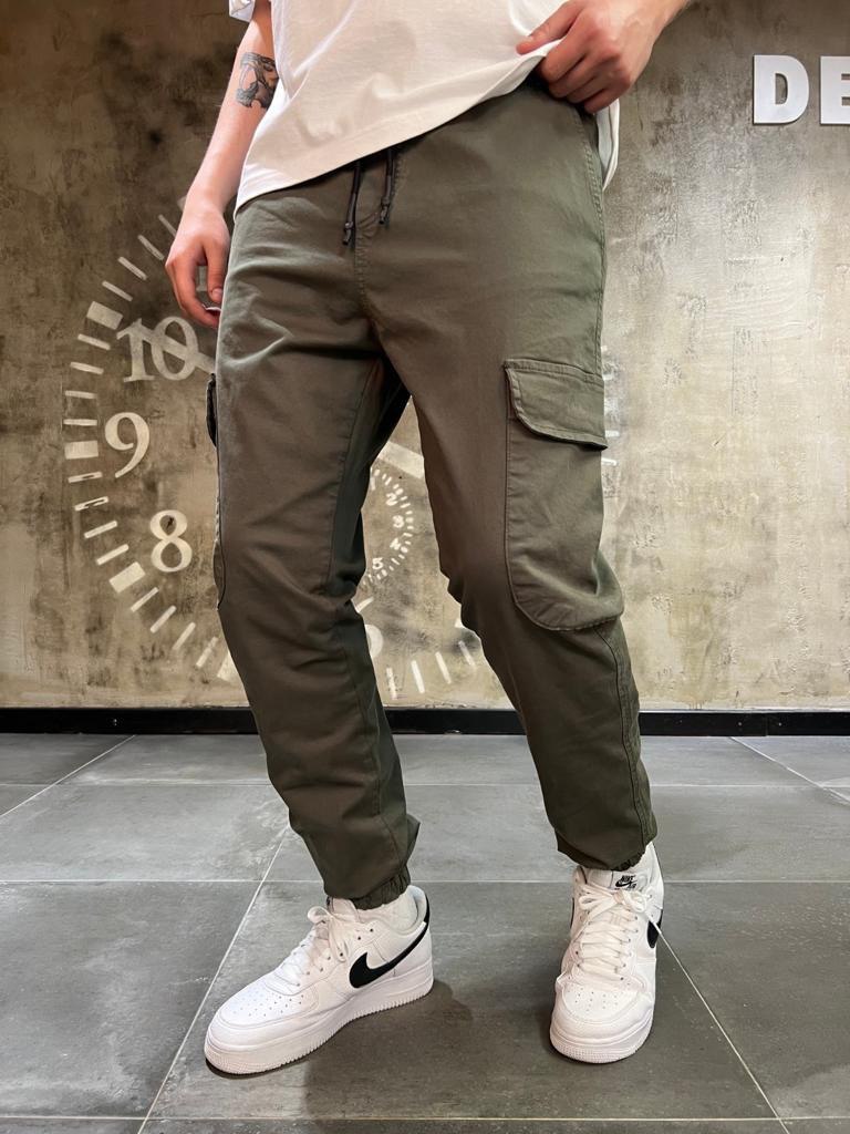 Plain Cargo Pants - Black Side