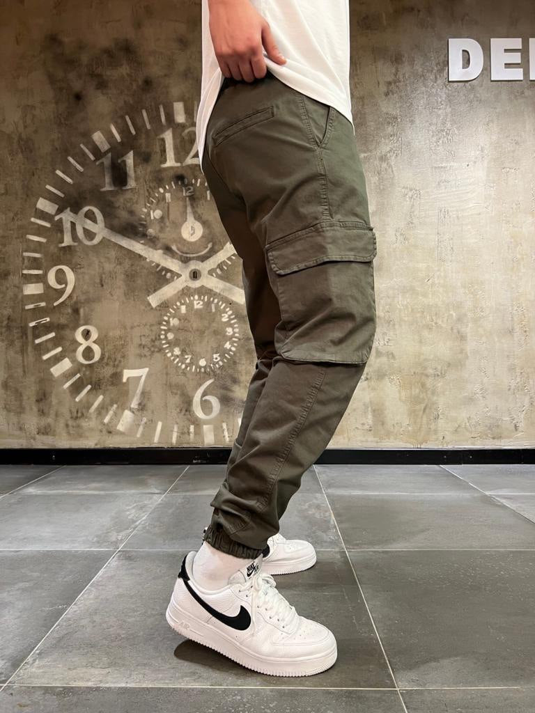 Plain Cargo Pants - Black Side