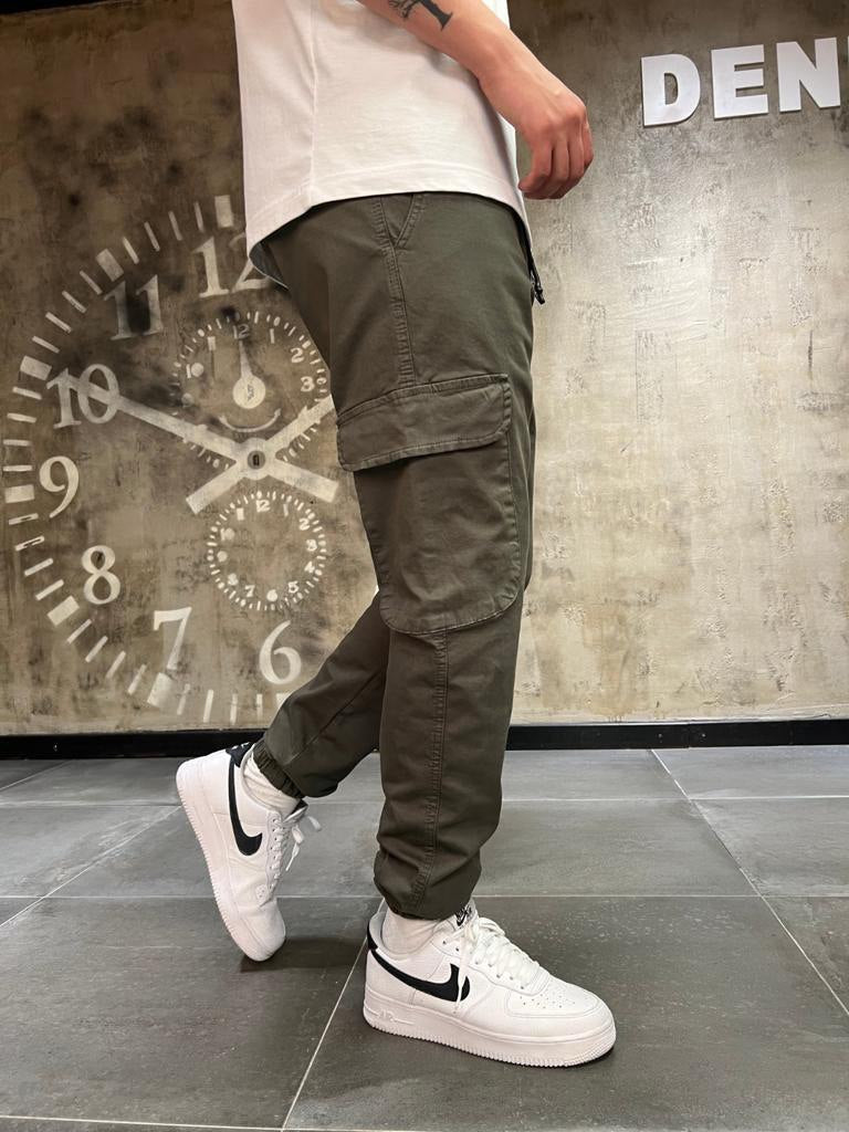 Plain Cargo Pants - Black Side